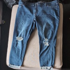 Universal Thread Blue Distressed Ankle Jeans